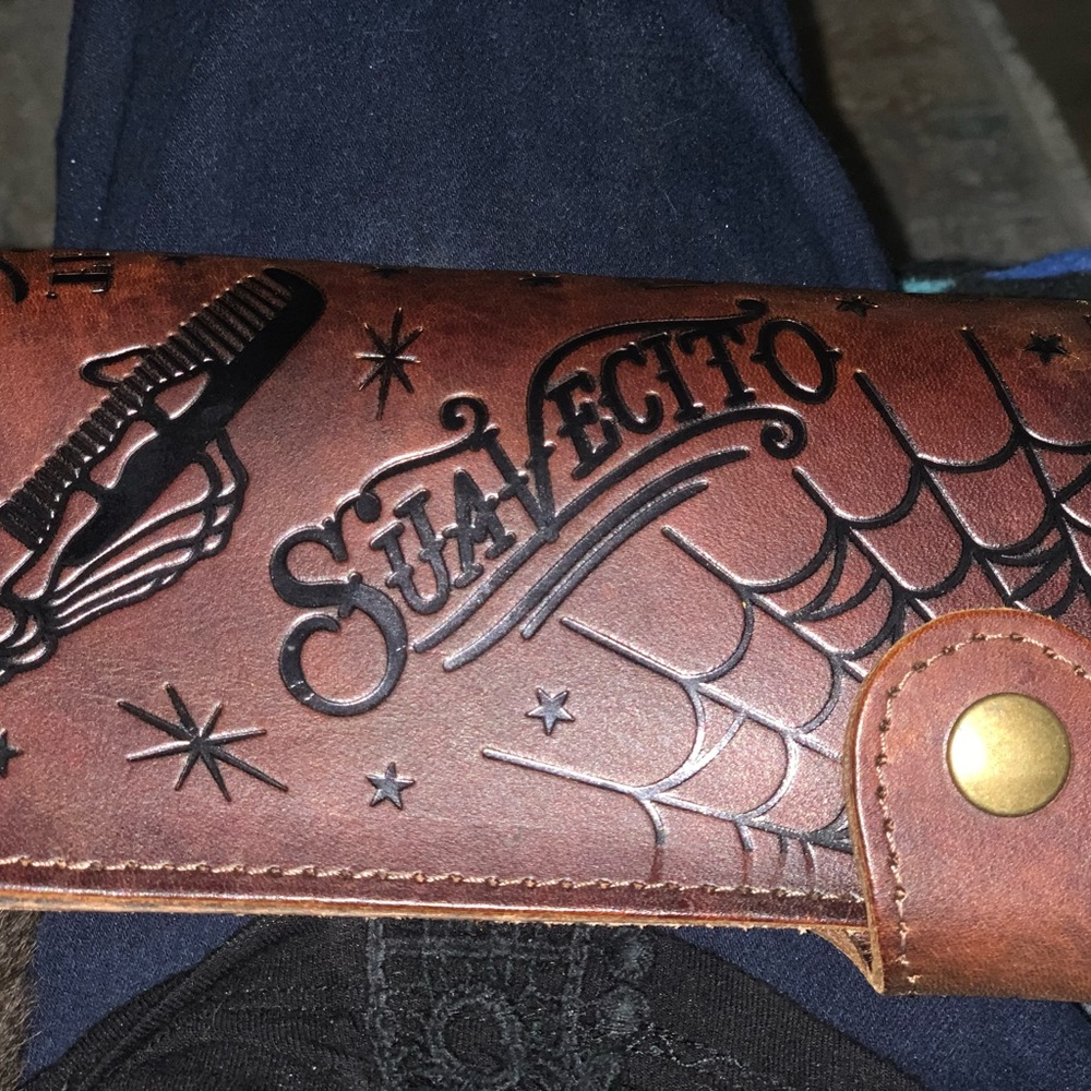 Sauvecito patterned chain wallet